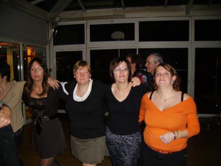 de gauche a droite on a: